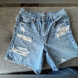 NWOT American Eagle Outfitters Light Wash Distressed Denim Shorts 12